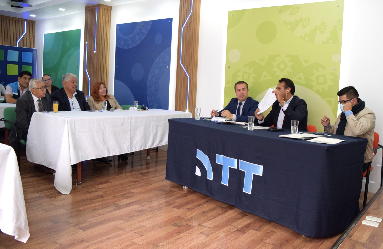 ATT y Asbora trabajan en medidas regulatorias para mejorar el desarrollo de la radiodifusión en Bolivia