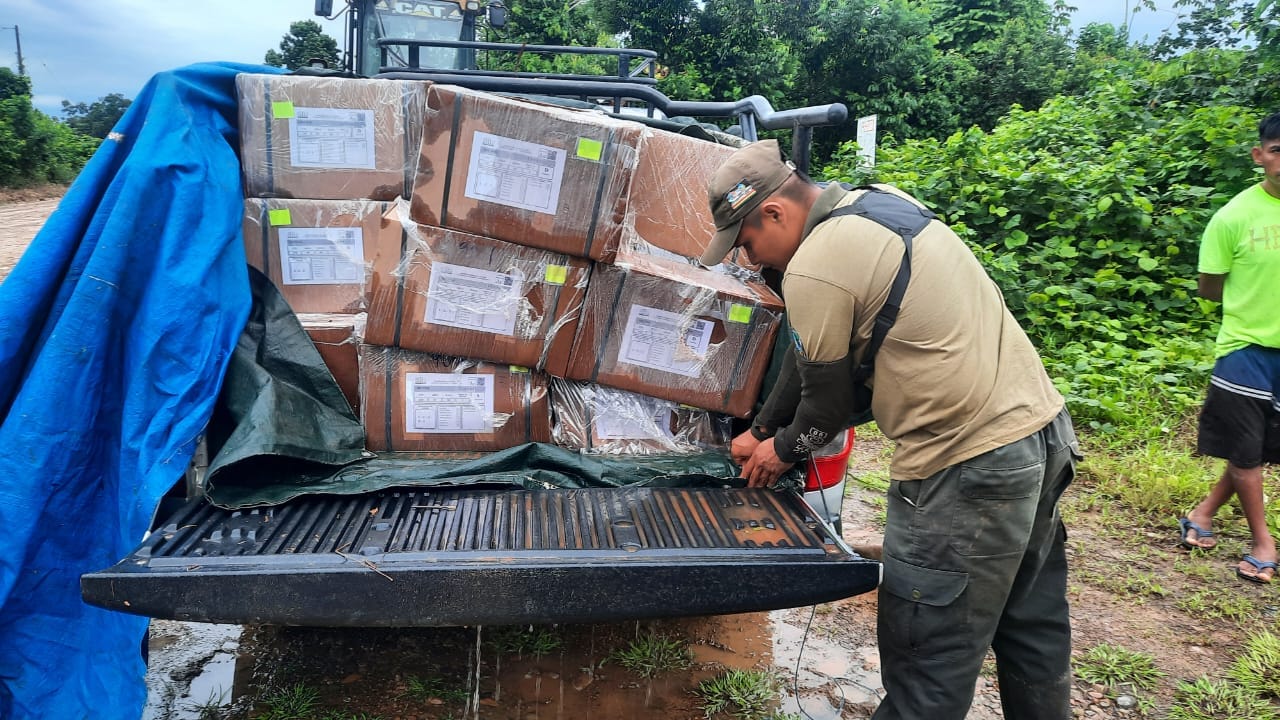 Camioneta con material censal rumbo al Tipnis fue arrastrada por un río, el INE envía nuevas boletas