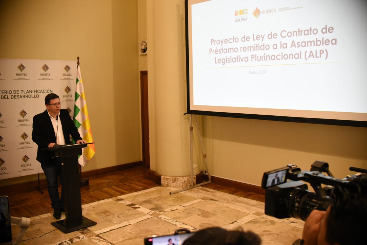 Envían a la ALP nuevo proyecto de ley para construir la carretera Uyuni Hito 60, suman $us 970 millones pendientes de aprobación