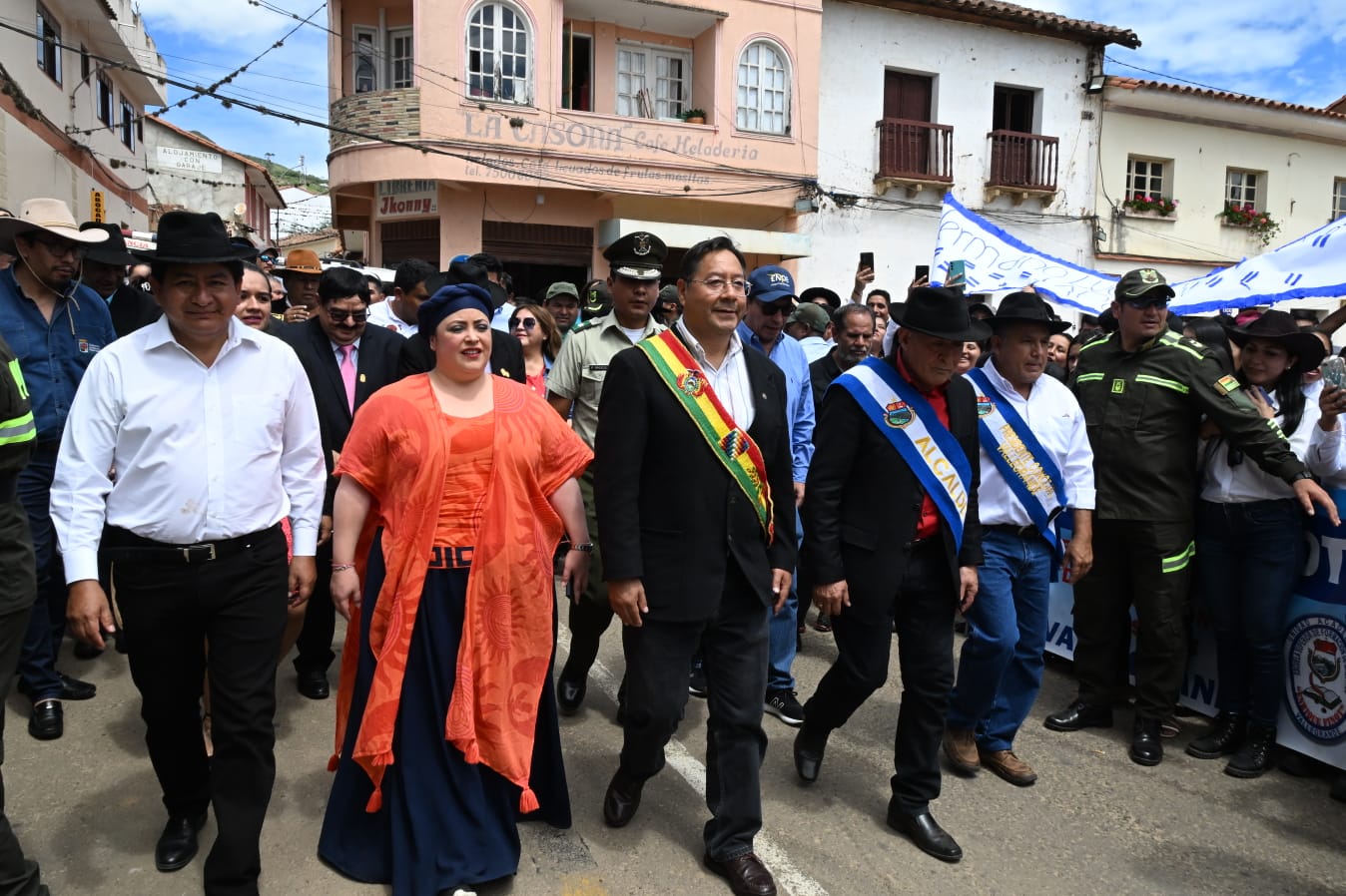 Presidente saluda los 412 años de fundación de Vallegrande y garantiza construcción de “anhelado” hospital de segundo nivel