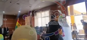 Retiran por la fuerza a dos activistas pro Palestina de un acto universitario con presencia de diplomáticos de EEUU