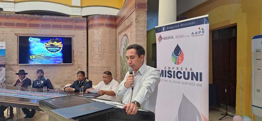 Más 100 nadadores desafiarán temperaturas extremas en la competencia de aguas abiertas “Misicuni con altura 5K”