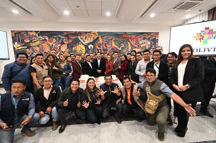 Presidente expresa su reconocimiento a los periodistas comprometidos con la verdad y la justicia social 