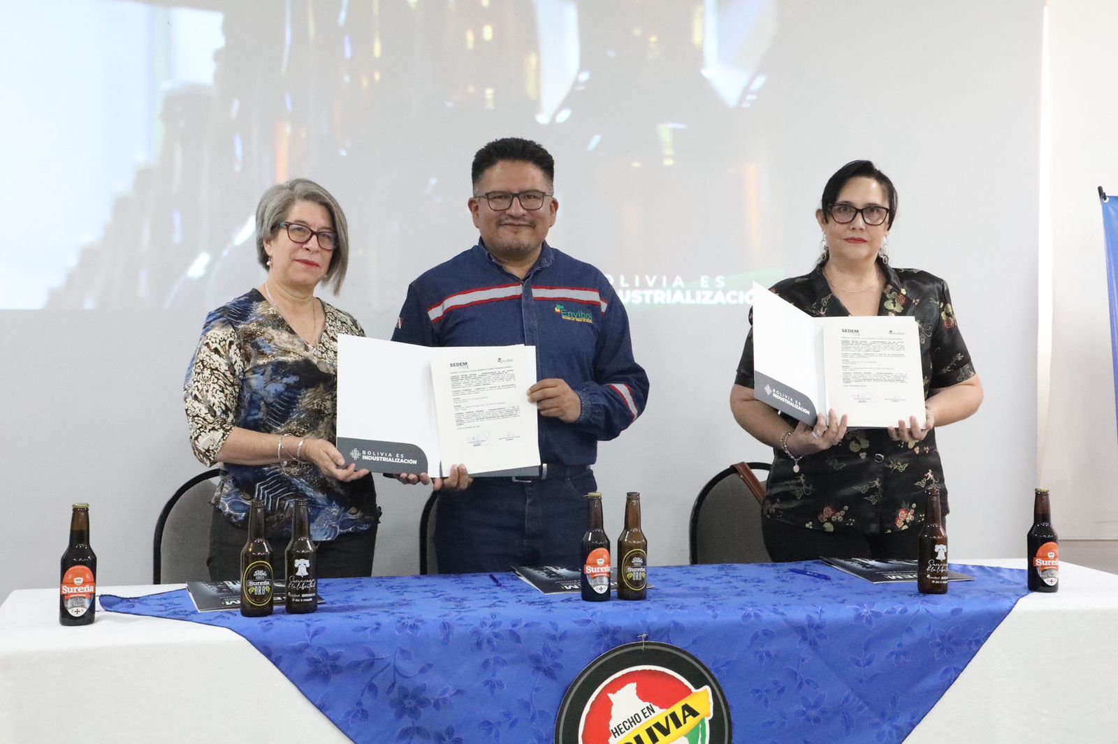 Envibol y Sureña renuevan contrato de compraventa y lo extienden a 220.000 botellas por Bs 430.000 este año 