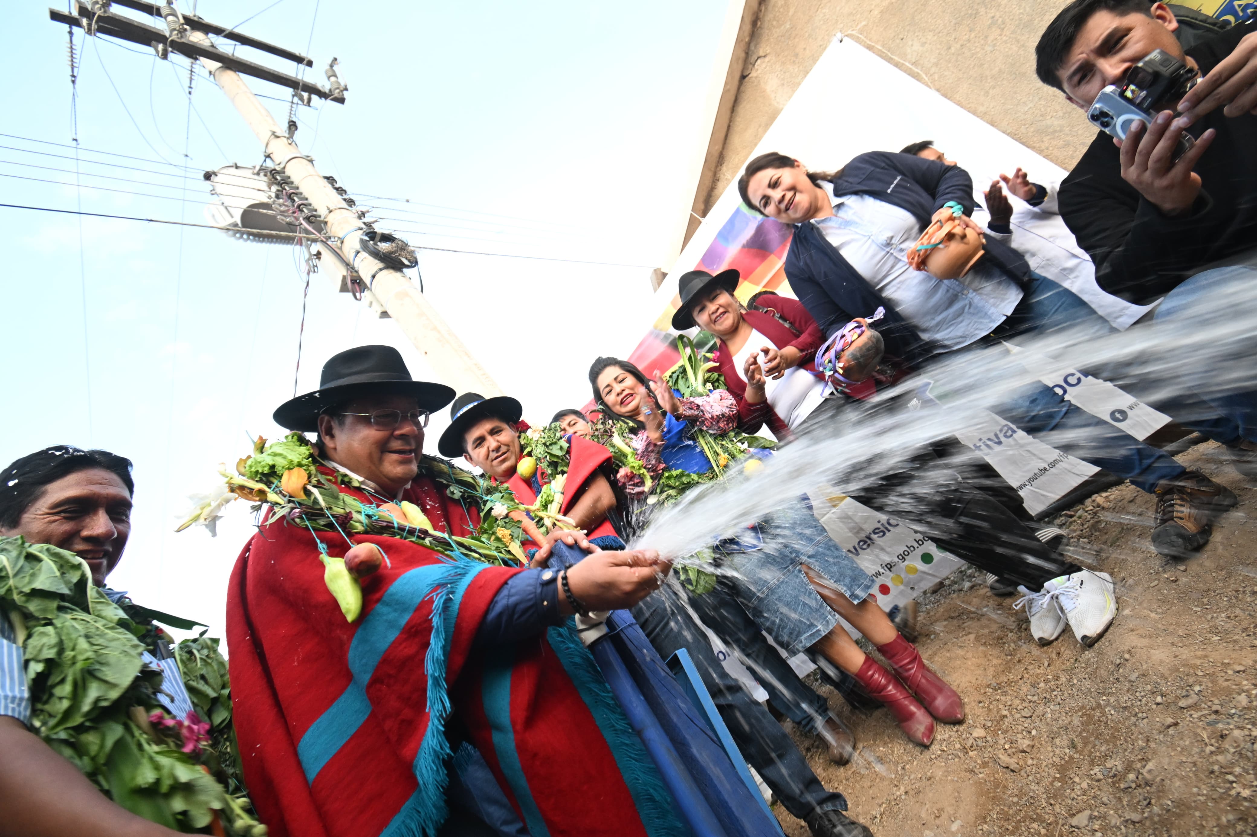 Arce justifica acceso a créditos externos y afirma que “pese a todo” se está avanzando