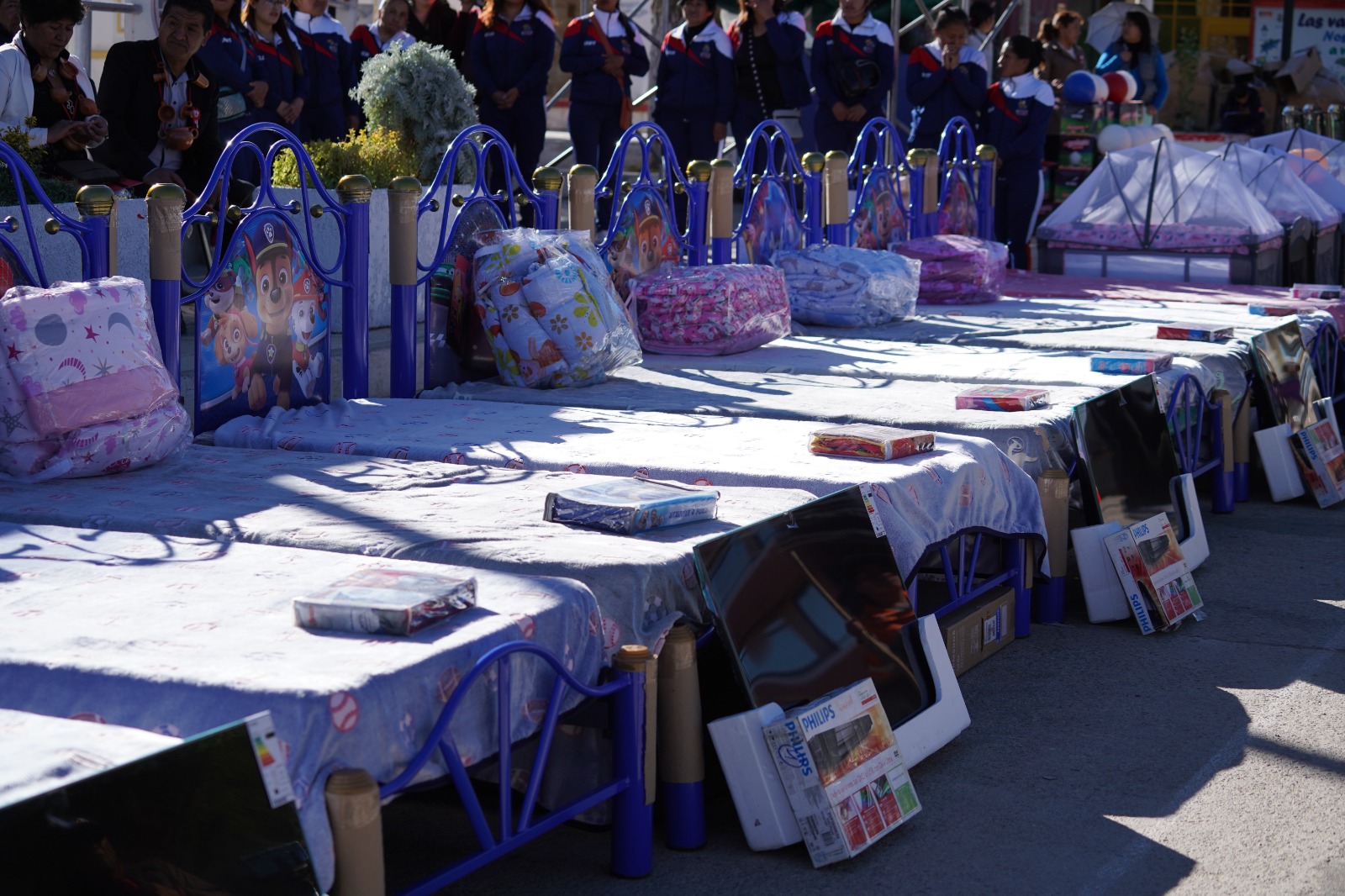 Gobierno entrega equipamiento a cinco centros infantiles de Villazón