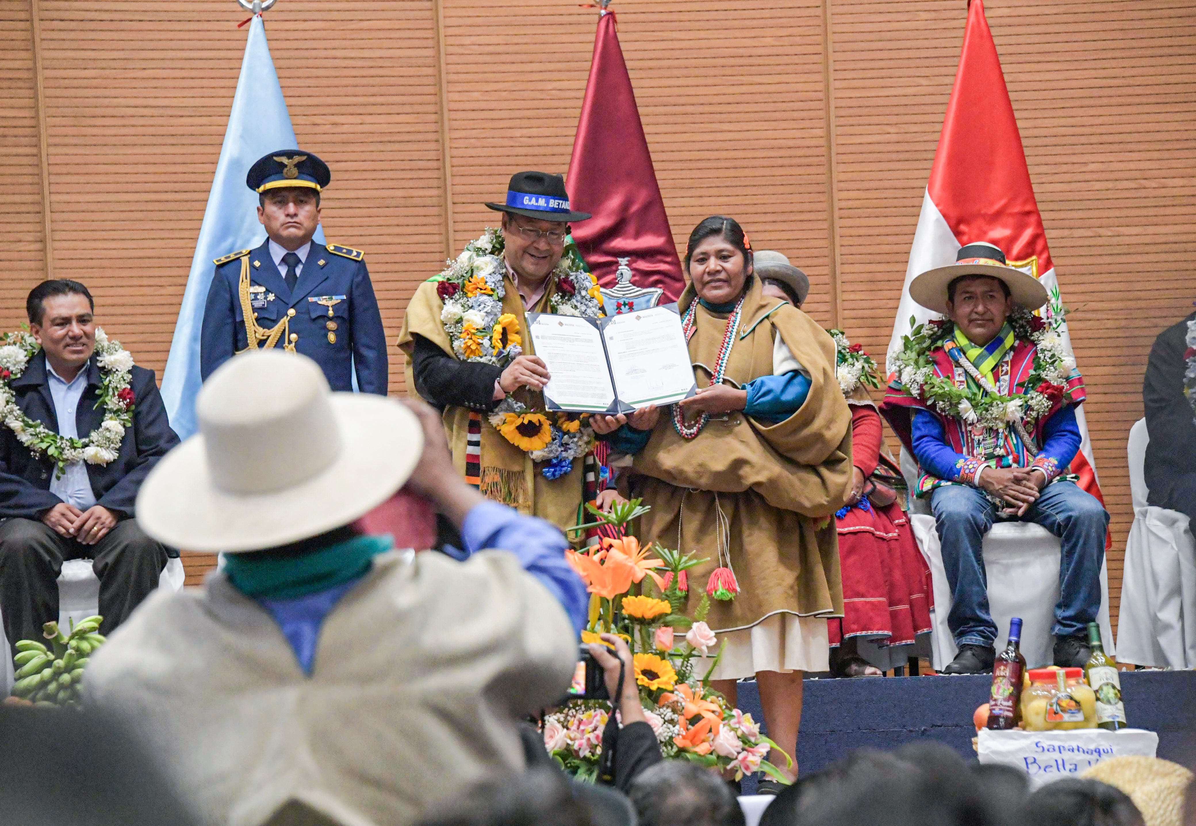 Arce destina Bs 293 millones al desarrollo productivo de 165 municipios y 40.214 familias agrícolas
