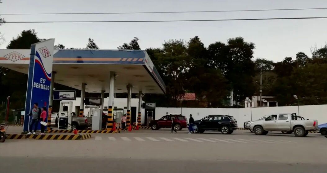 Policía y ANH controlan en la frontera con Argentina a “bidoneros” para evitar desvío de carburantes