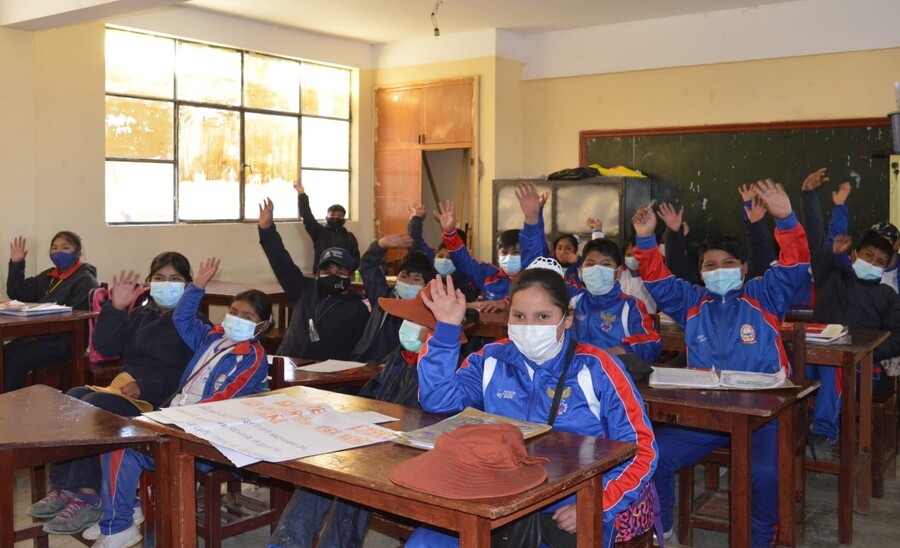 Ministro Veliz abre posibilidad de adelantar las vacaciones invernales para precautelar la salud de los estudiantes