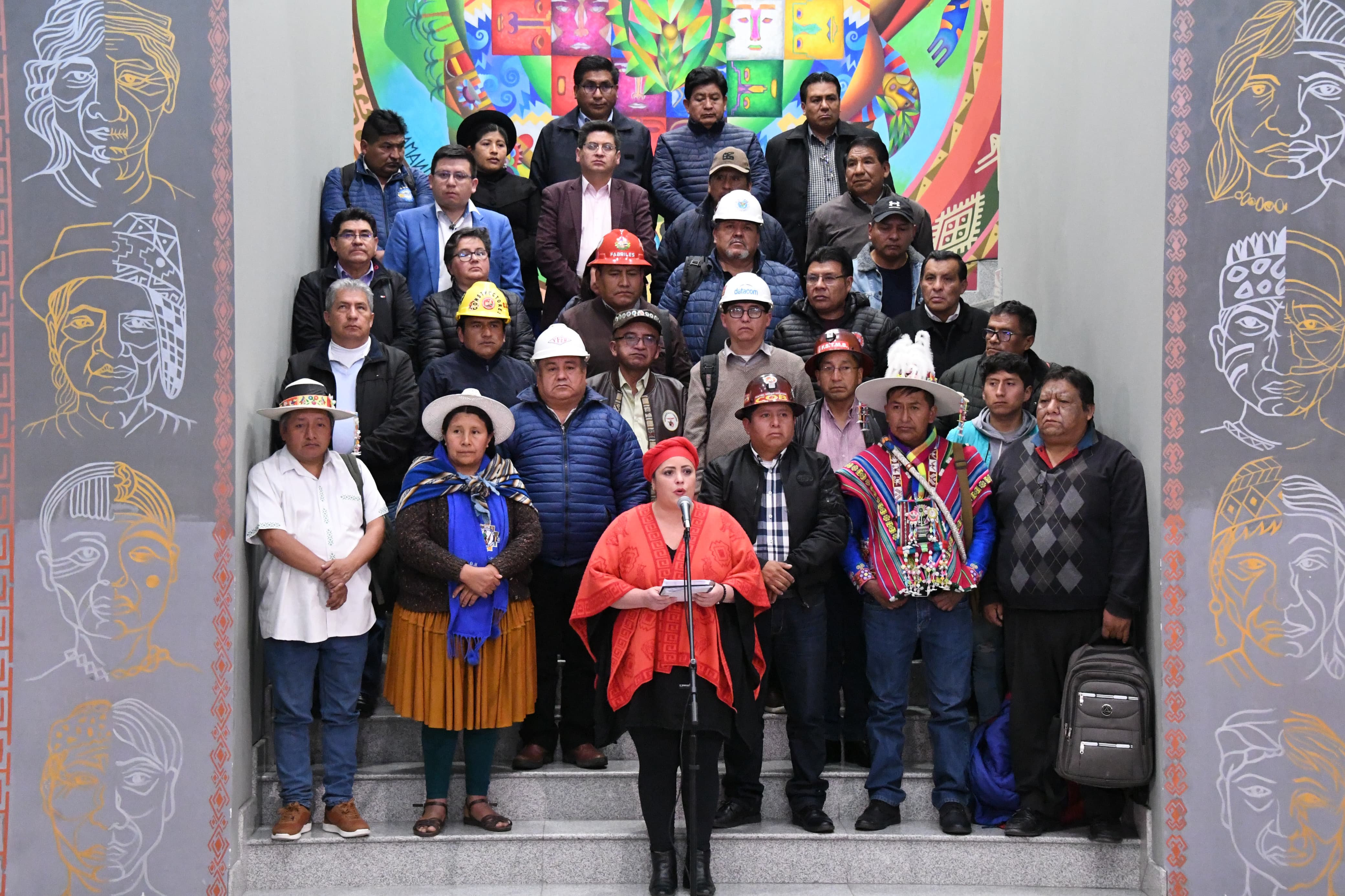 Gabinete Social acuerda levantar restricción a la venta de combustibles en bidones y habilita líneas para denunciar especulación