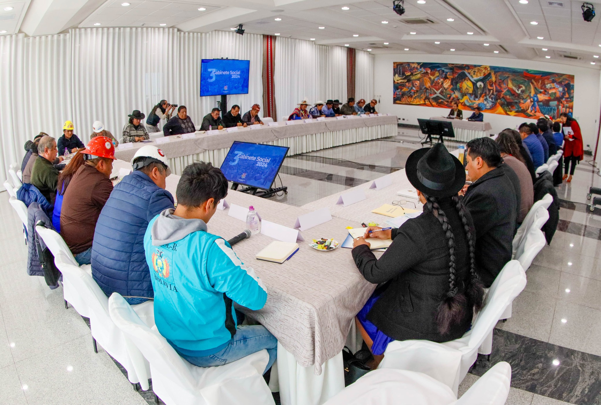 Arce cuestiona doble discurso sobre créditos y sabotaje al crecimiento económico por ambiciones políticas