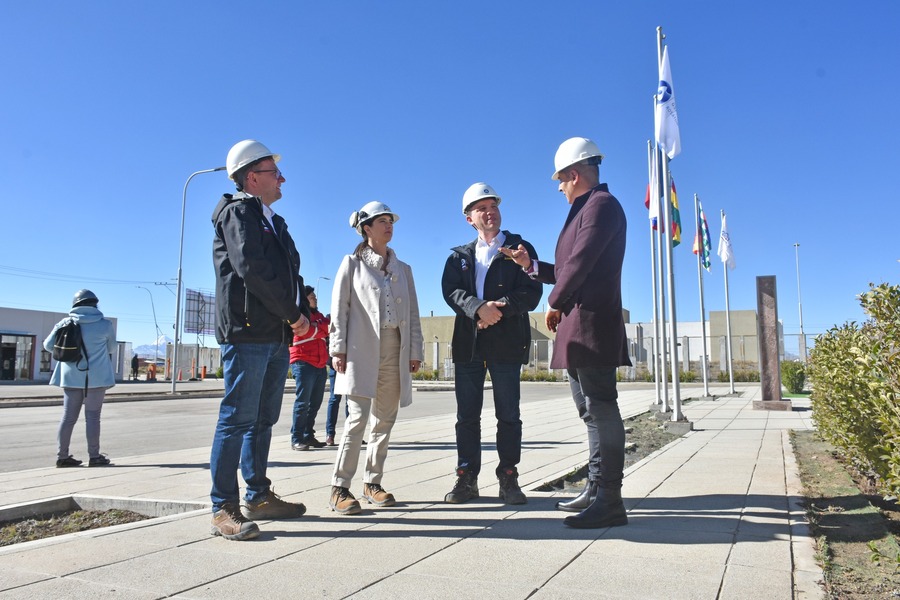 Comisión de alto nivel de Rusia y Rosatom visita el Centro de Investigación de Desarrollo de Tecnología Nuclear