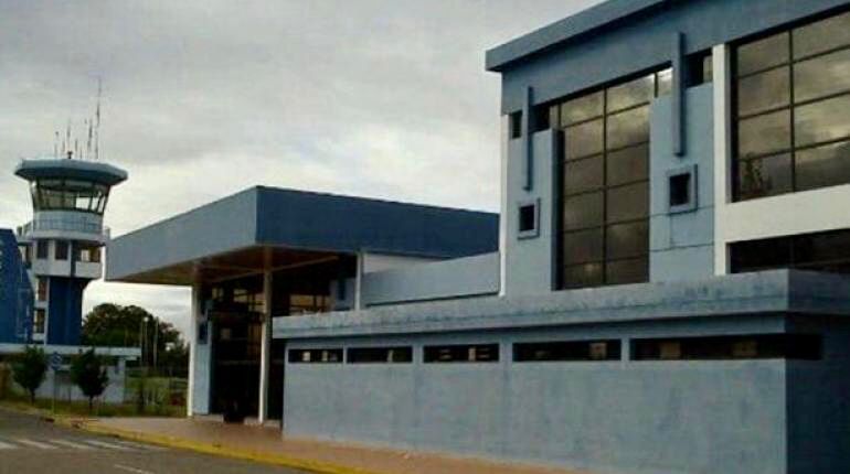 Lanzan licitación por más de Bs 185 millones para obras de reconstrucción y rehabilitación de la pista del aeropuerto de Tarija