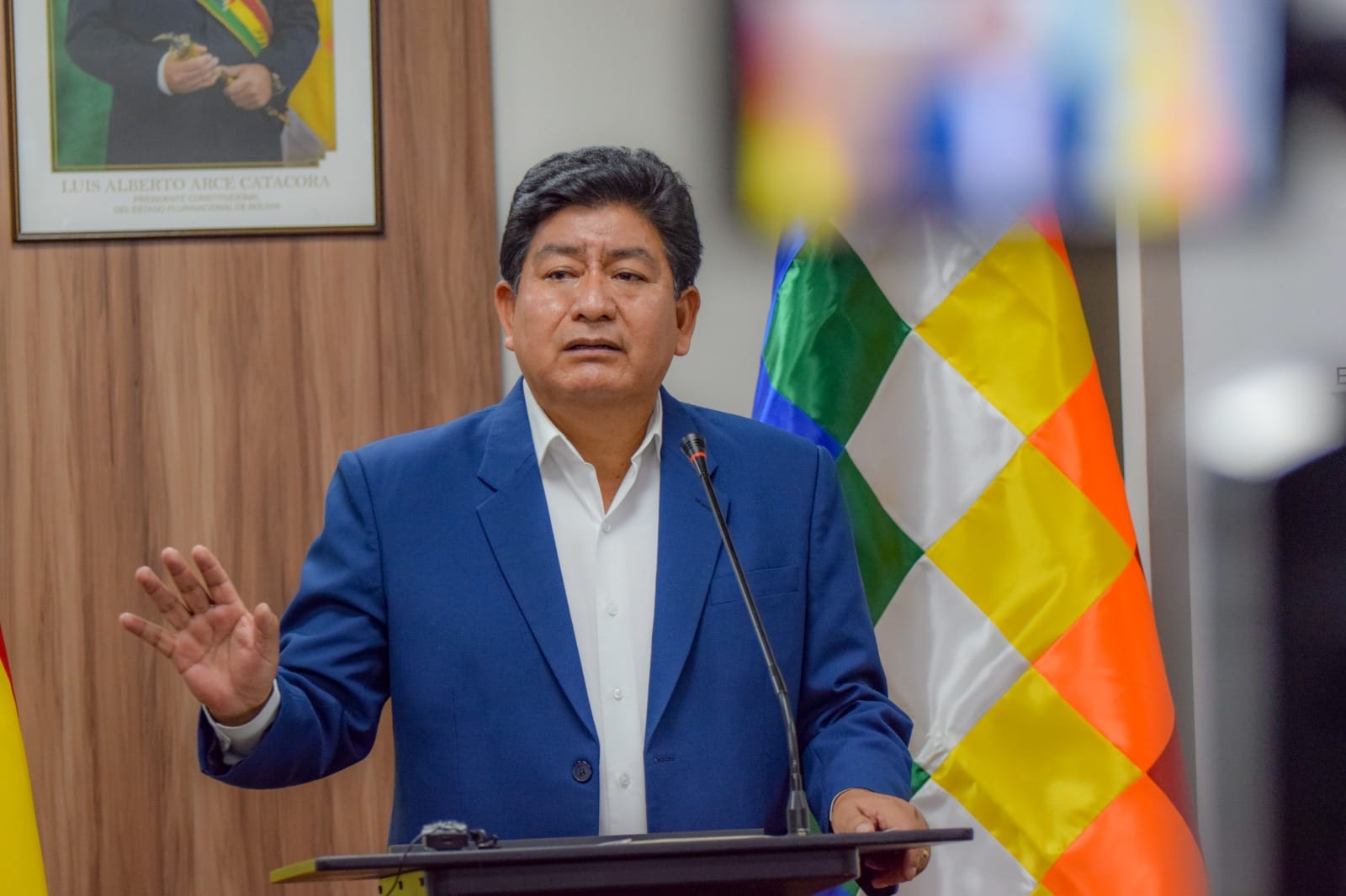 Ministro le recuerda a dirigente del transporte pesado que ya le extendió la invitación para dialogar