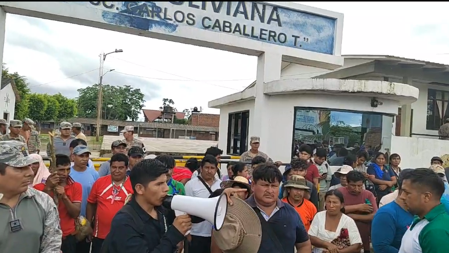 Afines a Morales toman la Base Naval de Puerto Villarroel