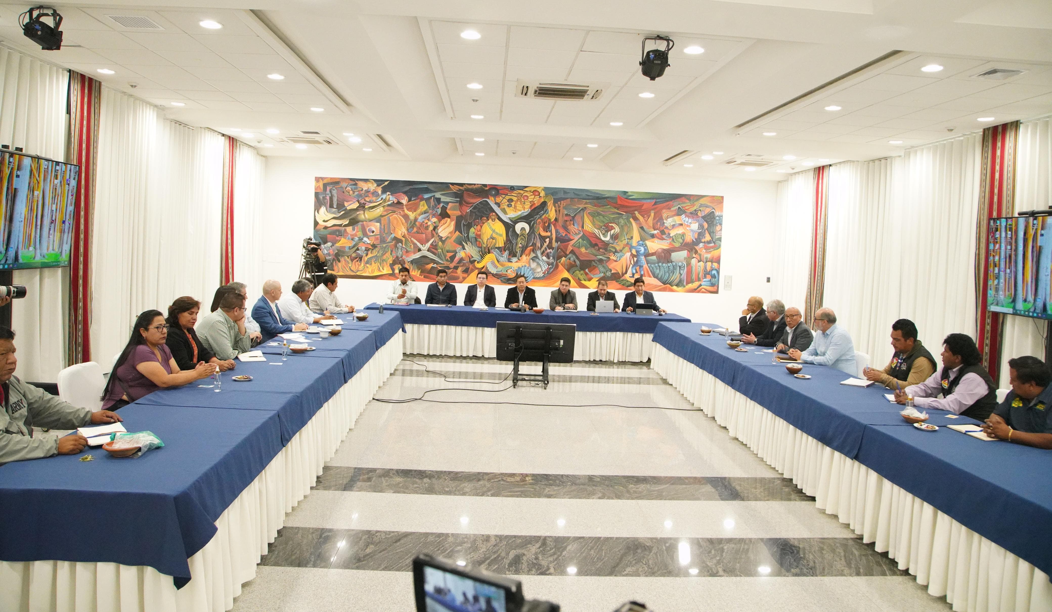 Arce instala mesa de trabajo multisectorial para revertir impacto del bloqueo evista