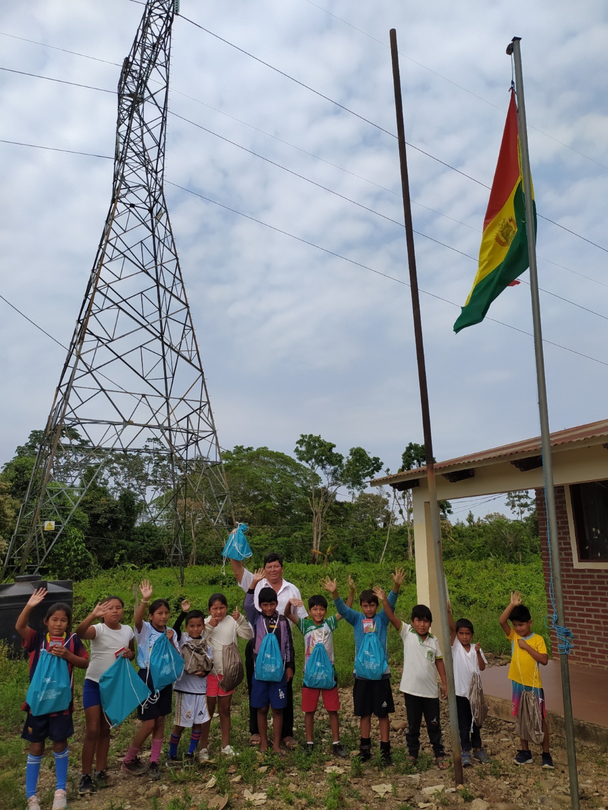 Más de 9.000 estudiantes de escuelas rurales reciben capacitación sobre el uso de la electricidad