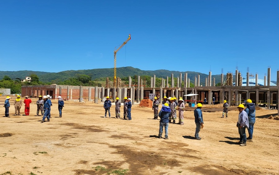 Contraloría y Aisem verifican que construcción del Hospital de Monteagudo cumpla con estándares de calidad