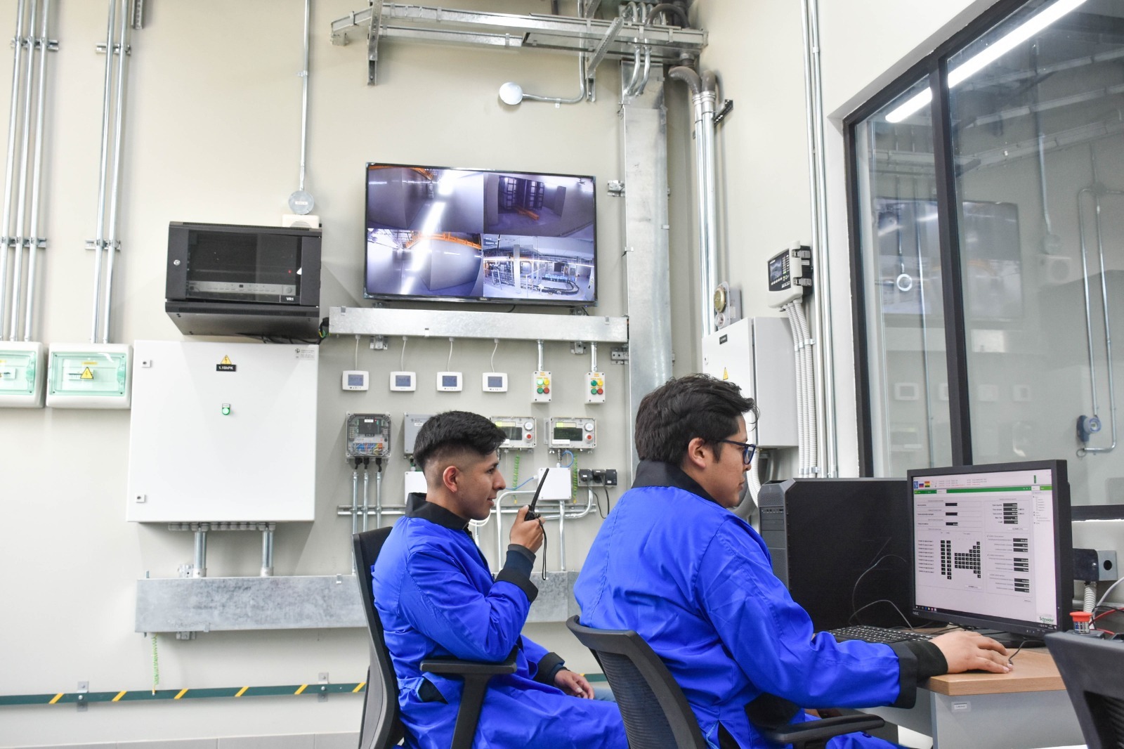Beneficiado por el Programa Nuclear Boliviano, joven alteño parte a Rusia a estudiar Química