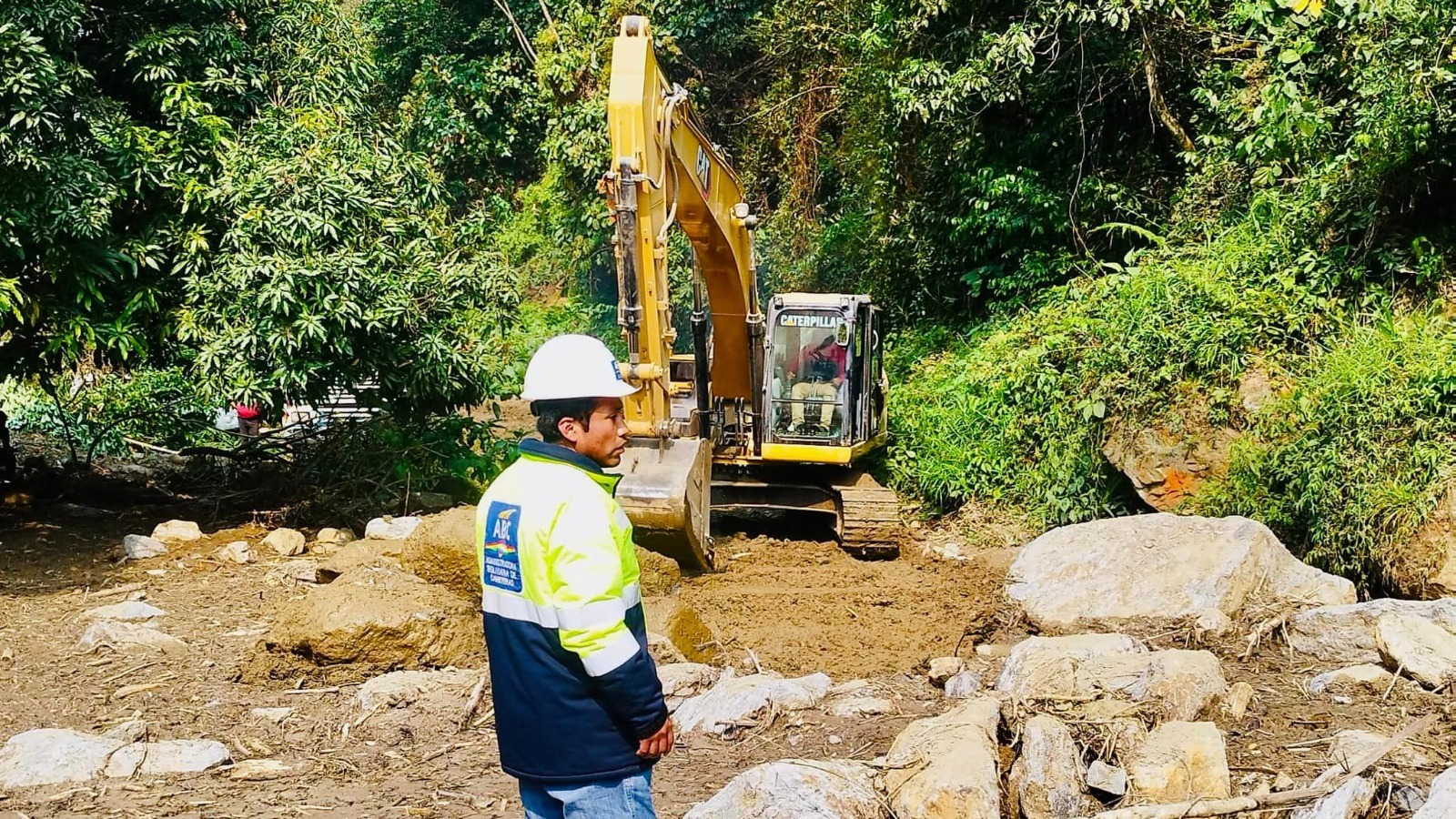 Disponen más de Bs 41,1 millones, maquinaria y personal para mantener habilitadas las carreteras en época de lluvias