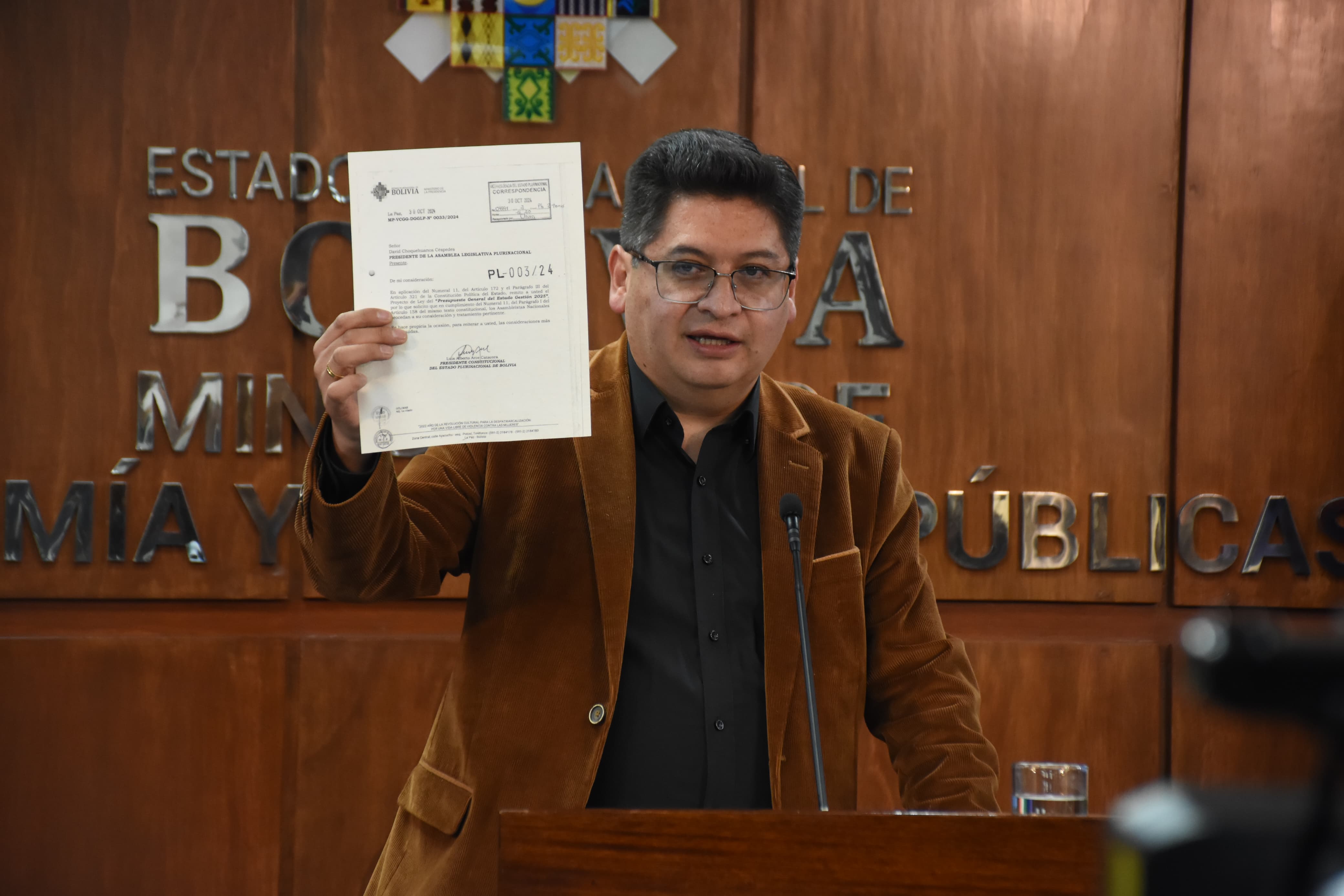 Ejecutivo cumple plazos constitucionales en envío del PGE 2025 al Legislativo y no incumple ningún compromiso