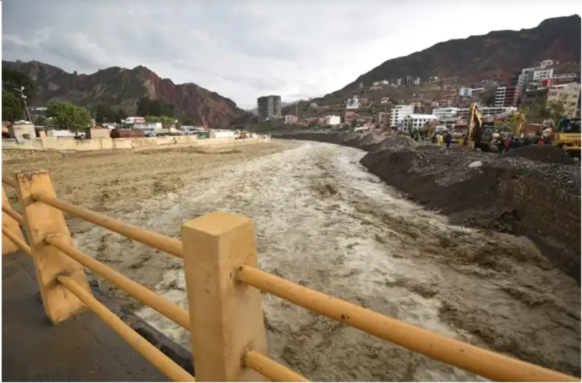 Activan alerta Naranja por lluvias en Chuquisaca, Potosí y Oruro y riesgos de desborde de ríos en La Paz y Oruro