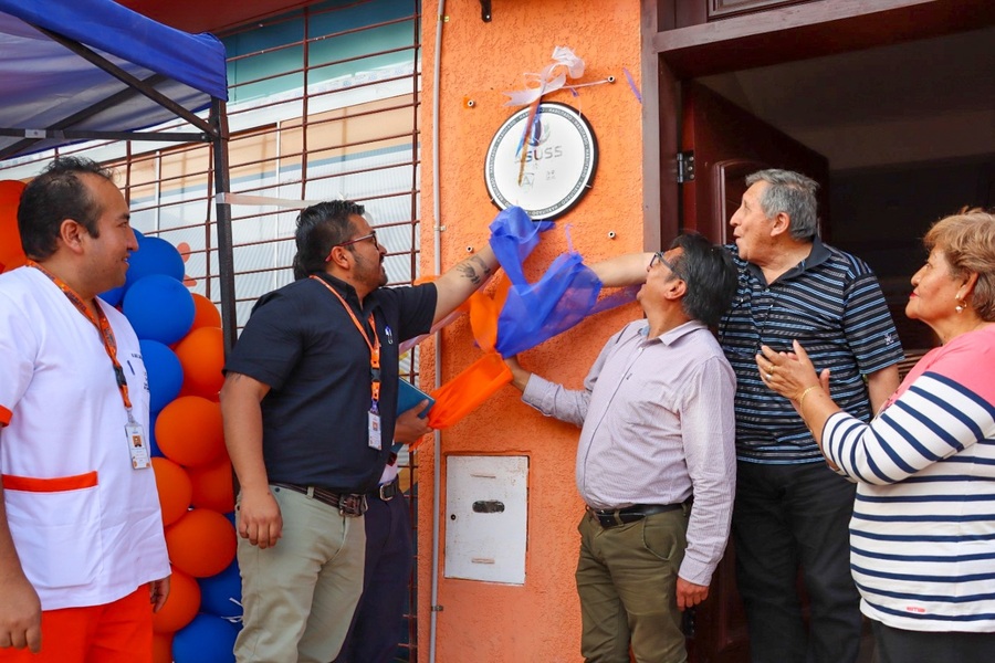 Centro de Salud de la Caja de Salud de Caminos recibe la plaqueta de Habilitación de la Asuss