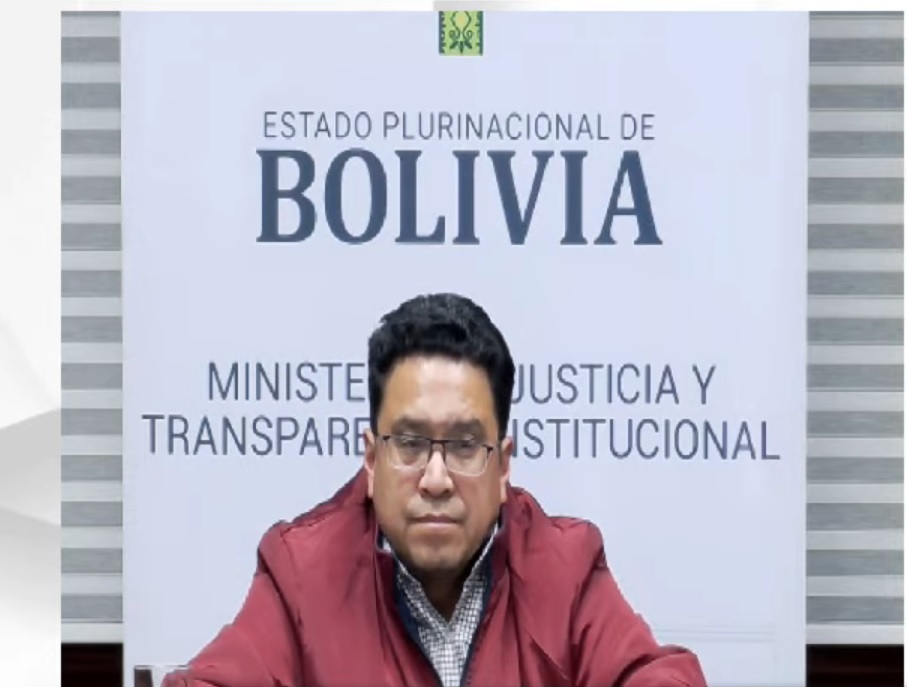 Ministro Siles afirma que la investigación contra Morales está abierta y aclara que en 2020 se pronuncia la fiscalía no la justicia