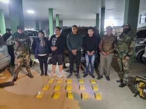 Encuentran escondidos en el tanque de gasolina de un vehículo más de 15 kilos de droga