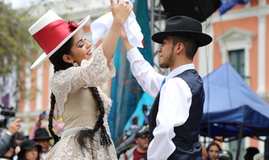 Arce destaca que la cueca refleja la riqueza cultural y la identidad de Bolivia