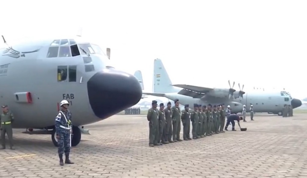 Fortalecen combate contra incendios forestales con cinco aeronaves y cerca de 4.000 bomberos militares