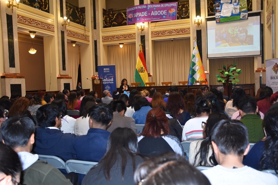 Bolivia promueve un abordaje comunitario, integral e intercultural en salud mental