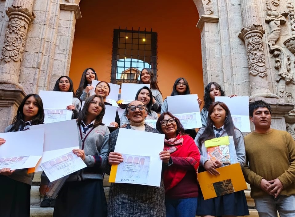 Premian a ganadores del concurso “Representa una obra maestra del arte boliviano”