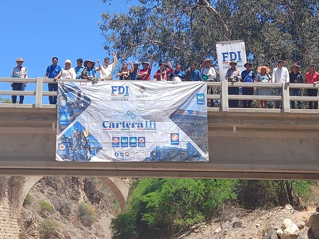 En un municipio rural de Cochabamba entregan puente que beneficiará a 184 familias productoras