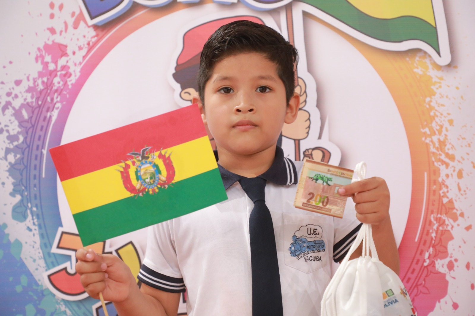 ENDE aumenta su aporte a Bs 90 millones al pago del Bono Juancito Pinto 2024