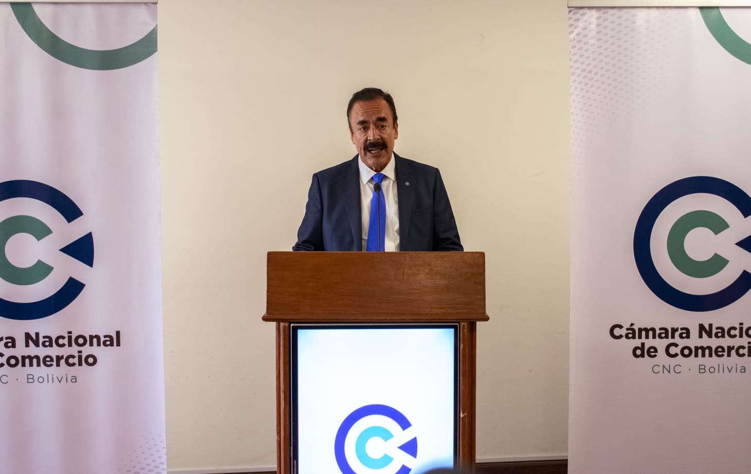 Empresarios piden “extremar esfuerzos” para garantizar libre tránsito ante bloqueo evista