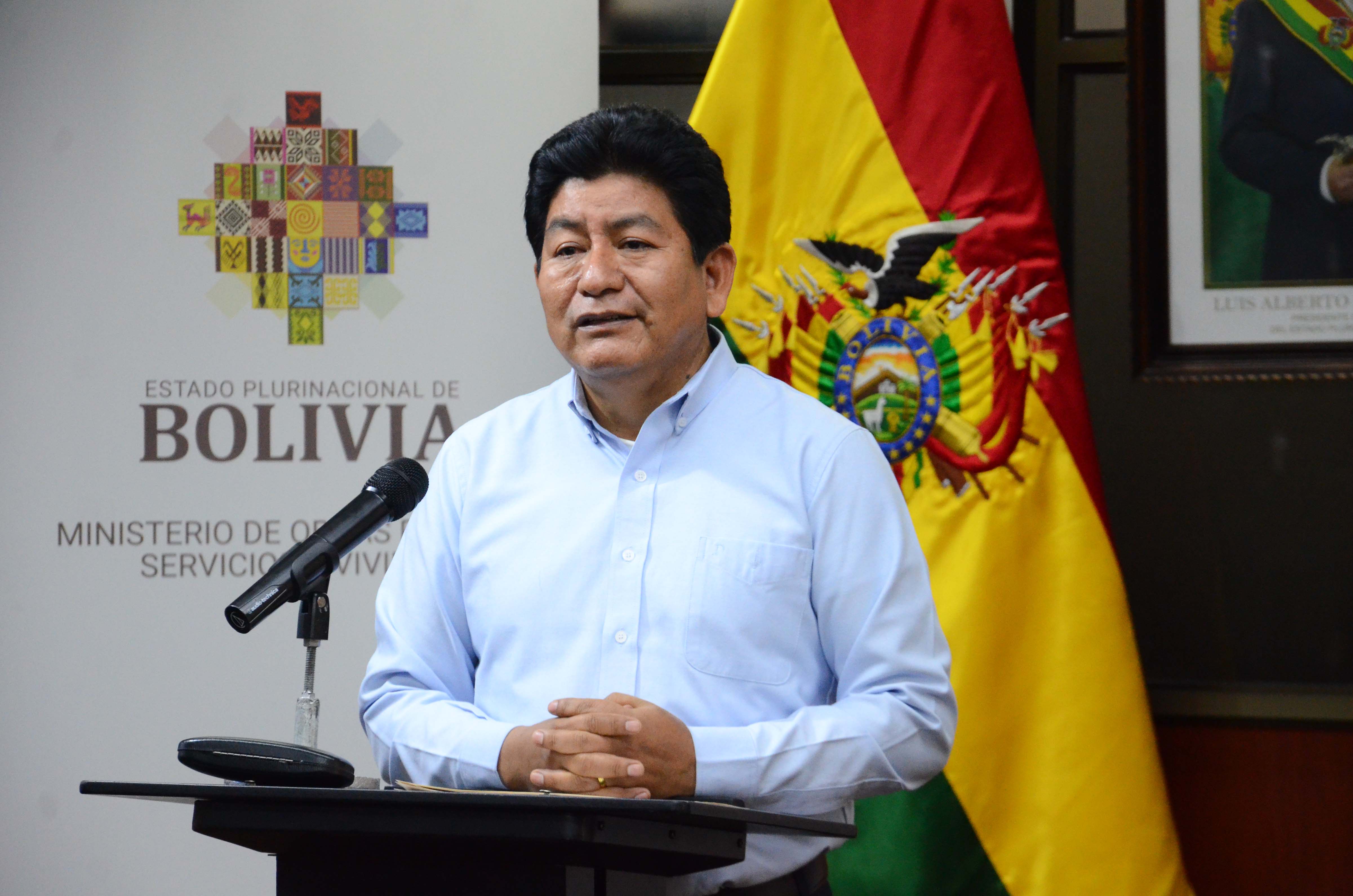 Firman contrato para estudio de construcción de puentes en La Paz y licitan carril de la vía Río Seco - Huarina