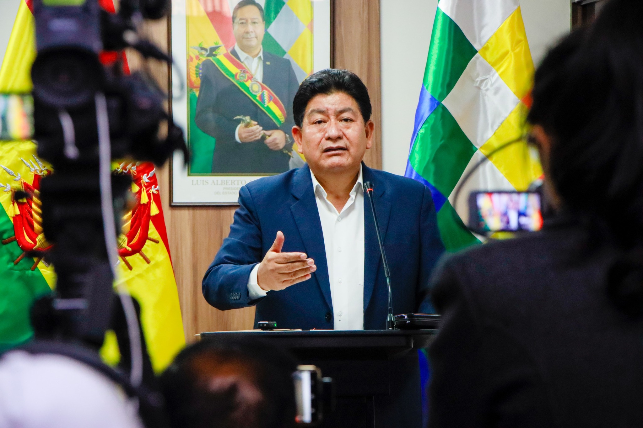 Ministro Montaño anuncia querella contra diputado Héctor Arce por calumnias