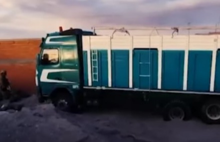 Aprehenden a cuatro personas vinculadas con los 10 camiones de contrabando interceptados en Oruro