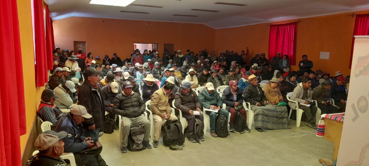 Al menos 500 quinueros de Uyuni se registran para abastecerse de diésel 