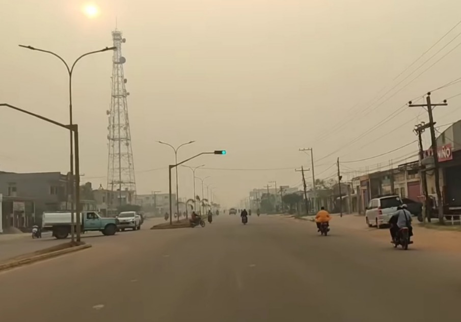 Suspenden operaciones en el aeropuerto de Trinidad por la humareda de los incendios forestales