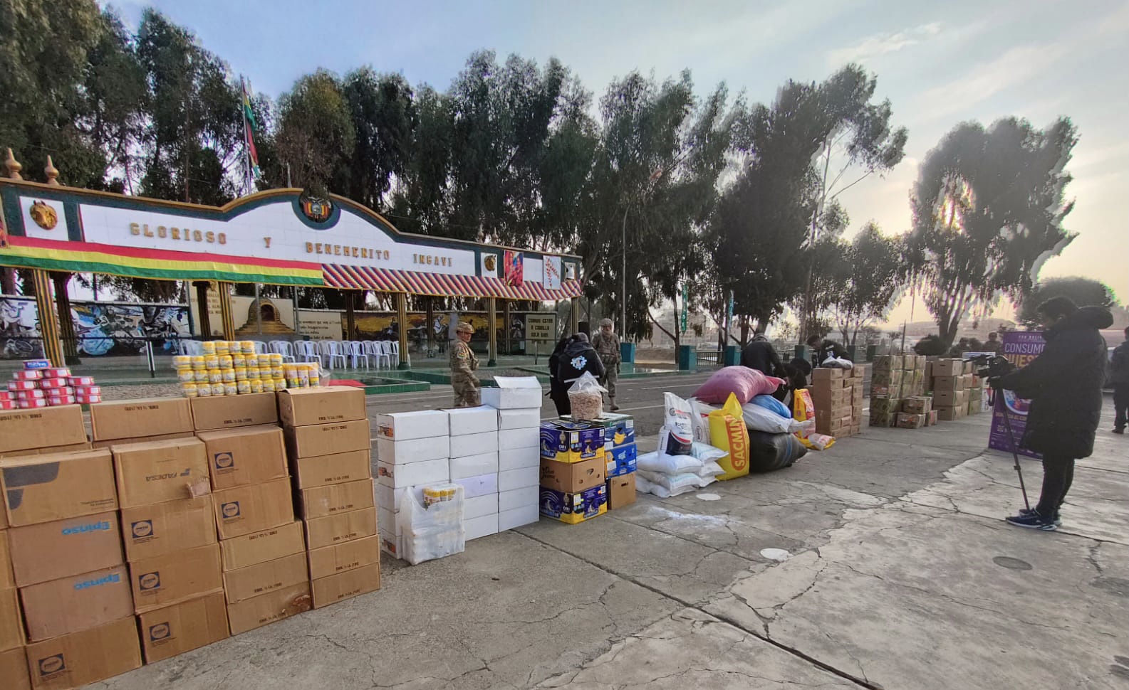 Incineran 24 toneladas de productos ilegales comisados en La Paz