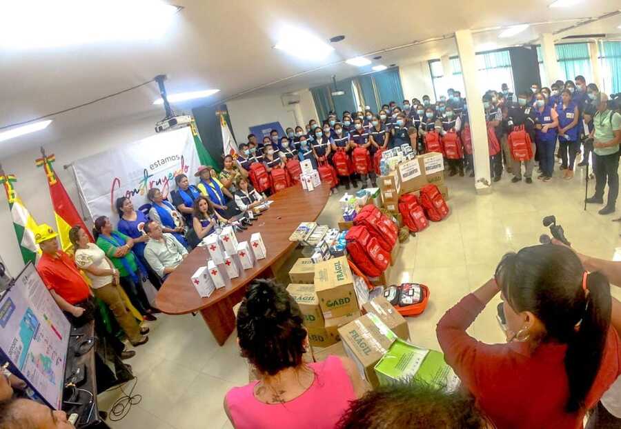 Al menos 50 brigadas médicas fortalecen atención en salud a afectados por humareda e incendios en Beni