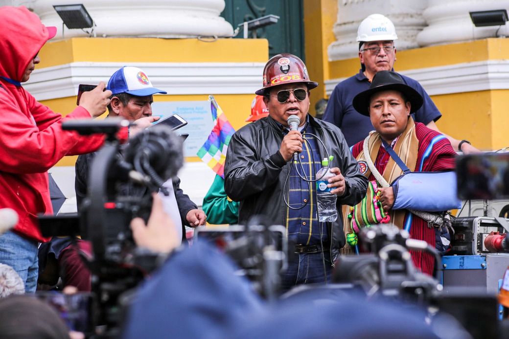 Instalan vigilia pacífica permanente en plaza Murillo hasta que el Legislativo apruebe los proyectos de ley paralizados 