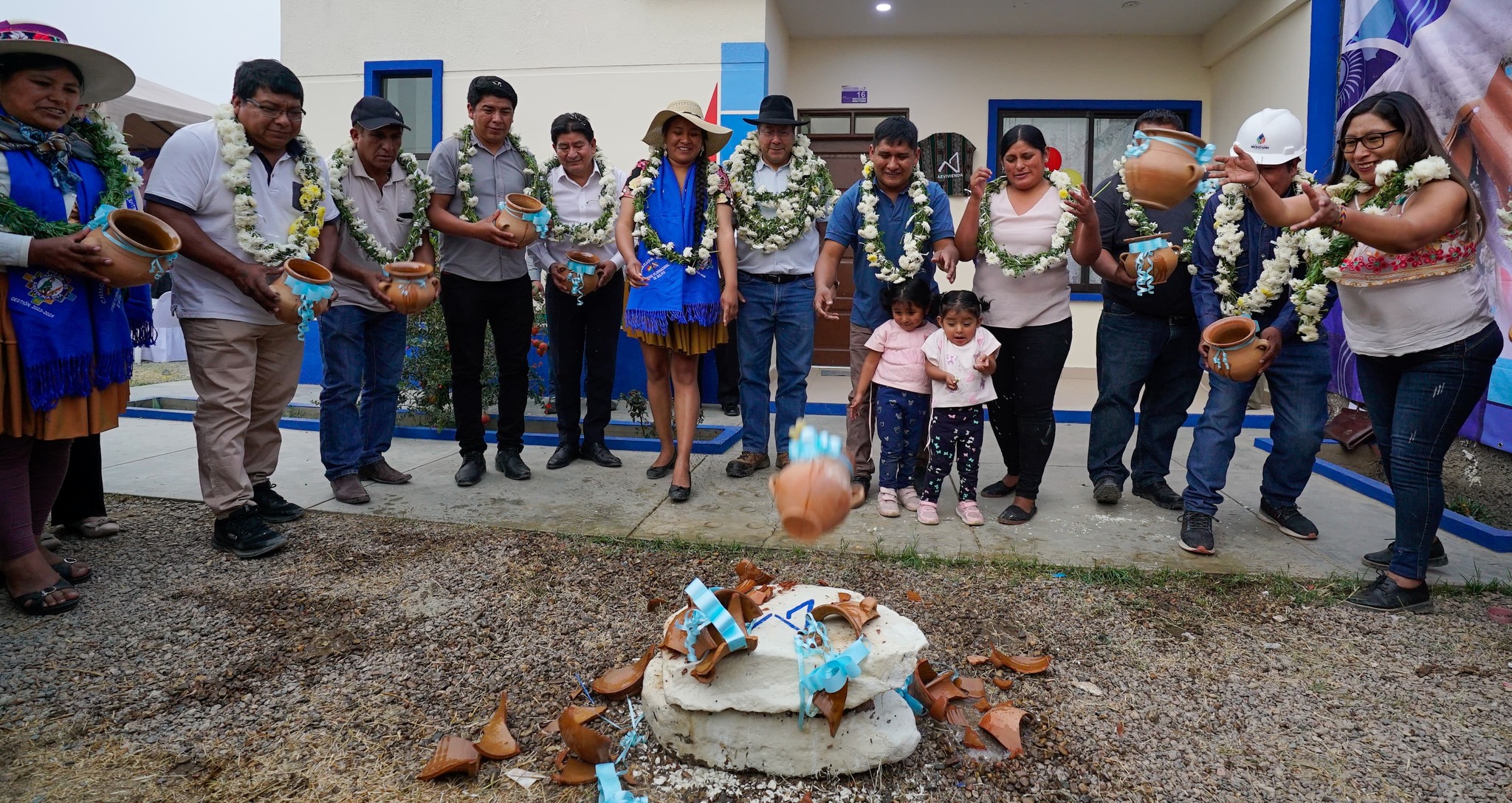 En Cochabamba entregan 438 viviendas sociales y en un solo día suman 605