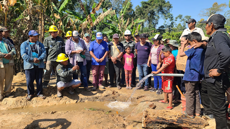 Entregan pozo de agua para ampliar siembra de granos y frutas en Yapacaní