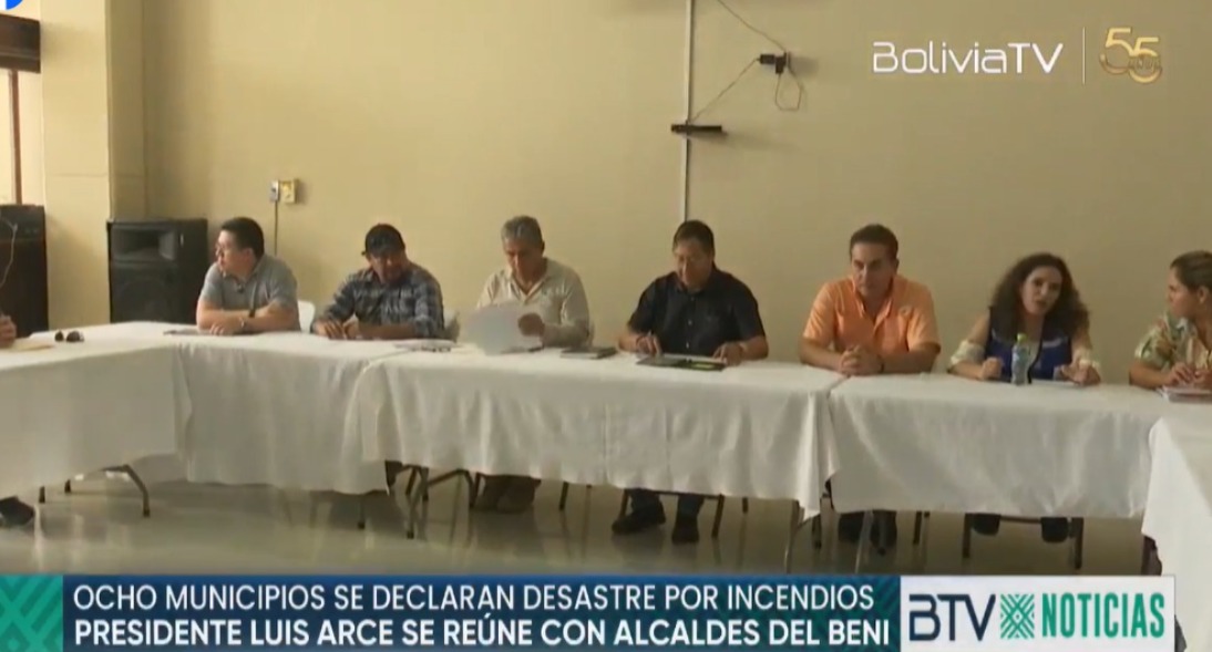 Arce y ministros se reúnen con alcaldes de municipios de Beni afectados por los incendios 