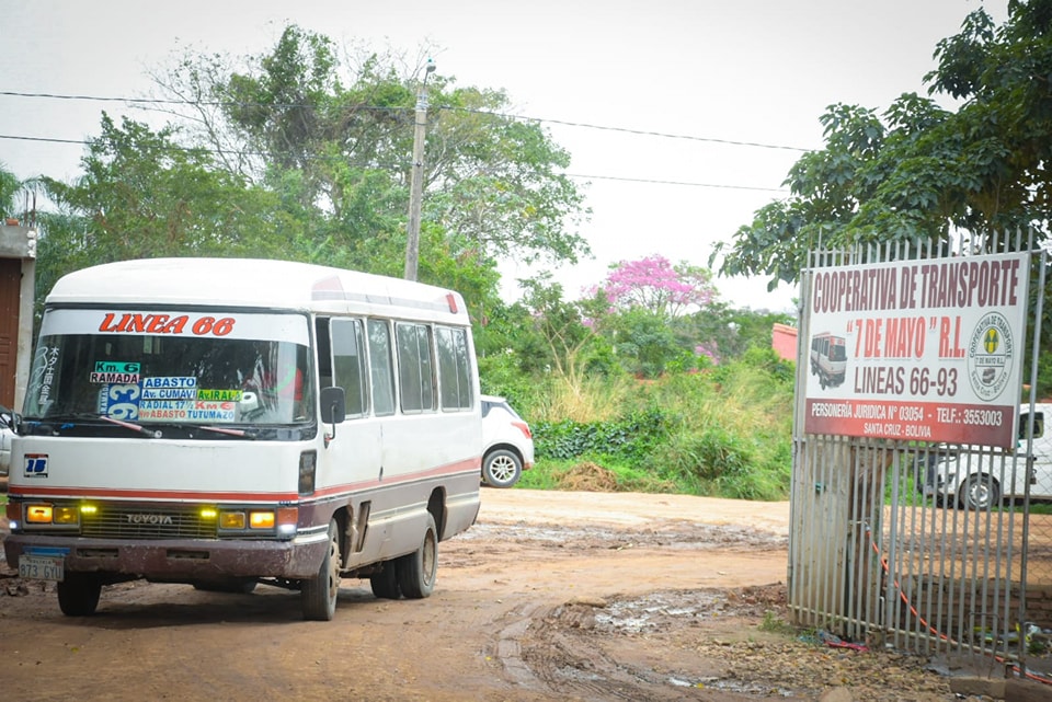 Descartan incremento de pasajes en Santa Cruz y convocan a una mesa técnica