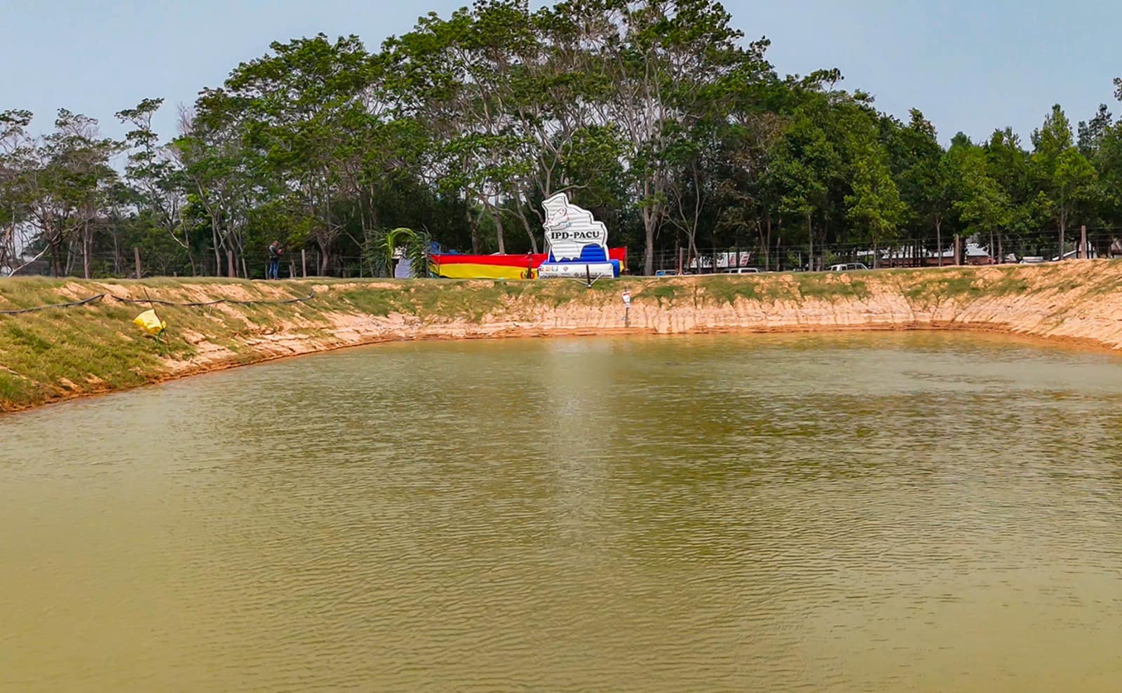 Entregan pozas, equipos e insumos para potenciar la producción de tambaquí en San Carlos