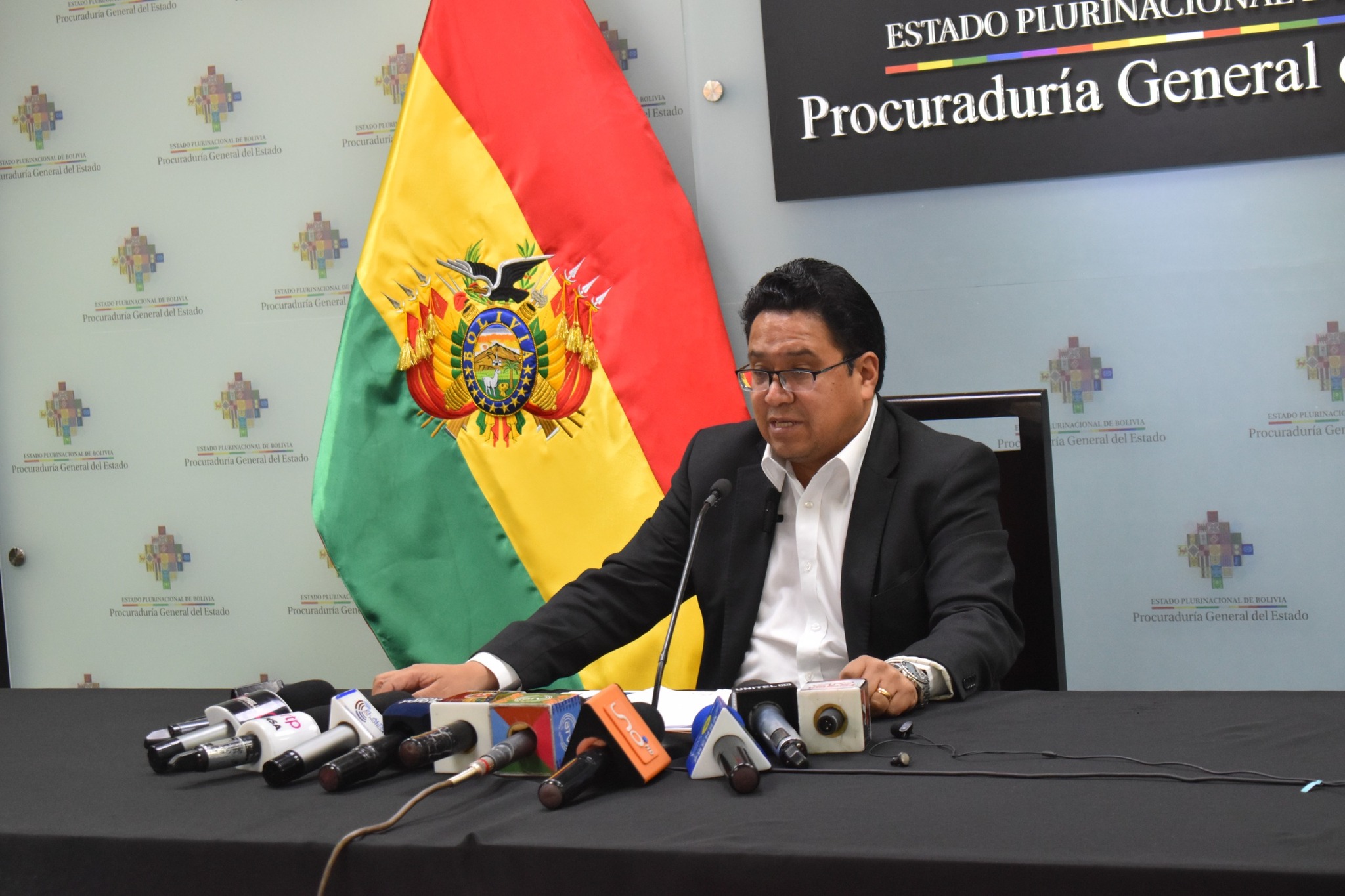 Denuncian al exprocurador Chávez por contratar abogados externos con un daño económico de Bs 5,4 millones